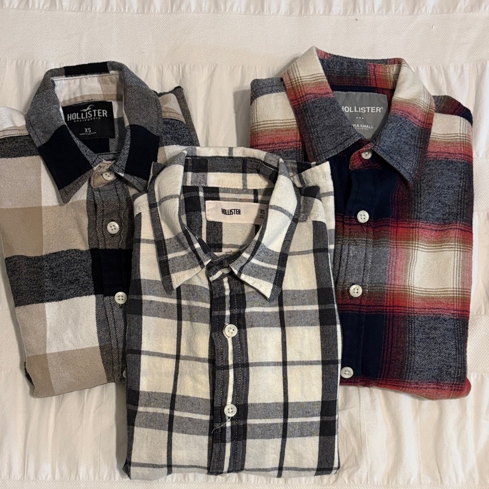 Bundle of 3 Hollister flannels men’s Extra Small XS